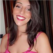 Laureanda magistrale in Storia dell'arte alla Sapiena di Roma, offre lezioni in materia